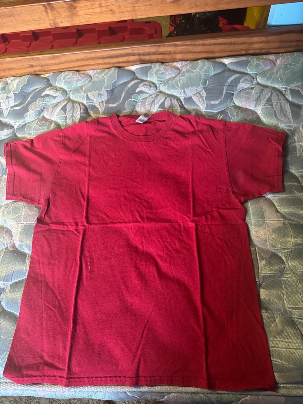 Gildan Men's Solid Red Short Sleeve Crewneck Tee